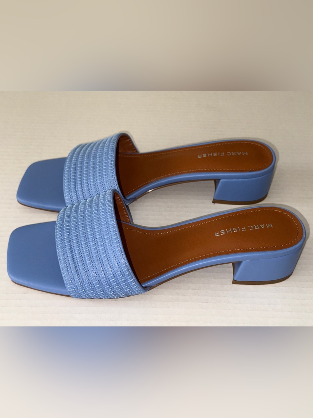 Marc Fisher Periwinkle Blue Cinasa Sandals Low Block Heels Women's Size 9.5M